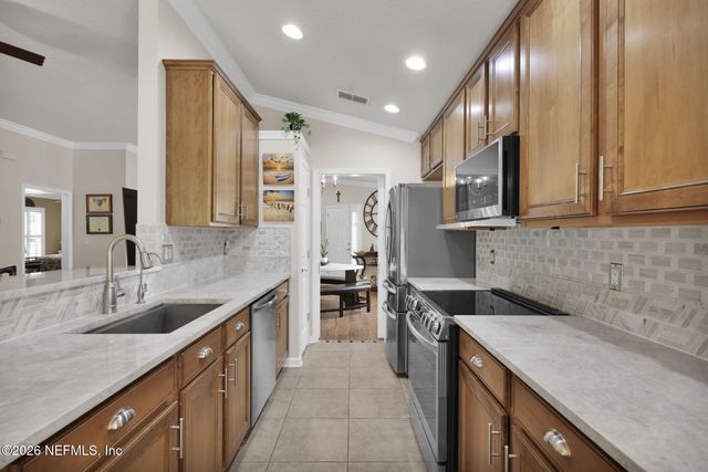 9114 HONEYBEE Lane, Jacksonville, FL 32256