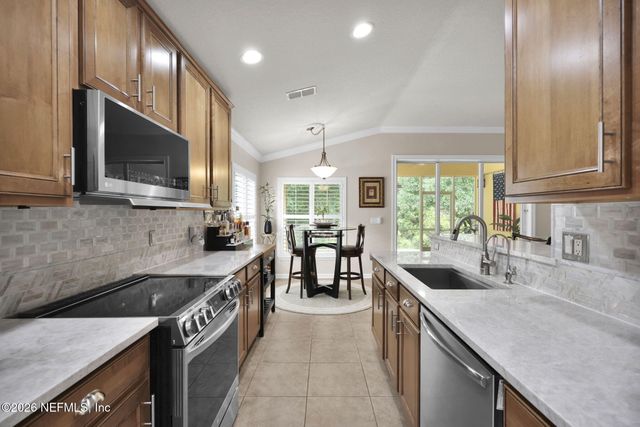 9114 HONEYBEE Lane, Jacksonville, FL 32256