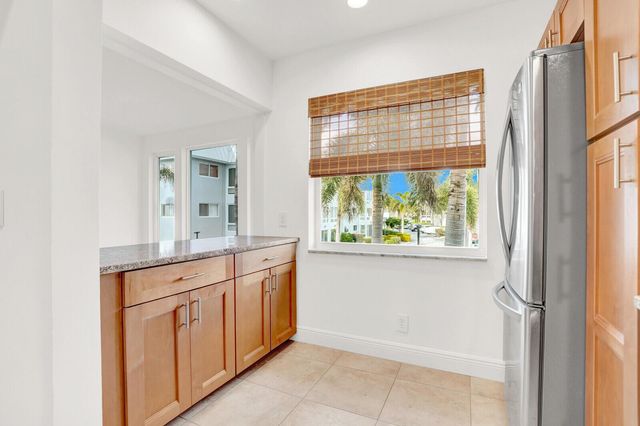 32 Colonial Club Drive 203, Boynton Beach, FL 33435
