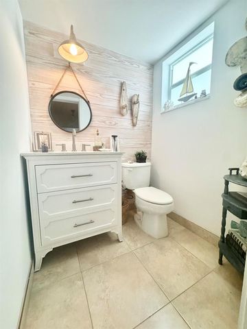 32 Colonial Club Drive 203, Boynton Beach, FL 33435