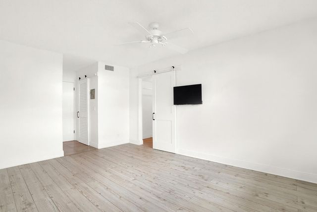 32 Colonial Club Drive 203, Boynton Beach, FL 33435
