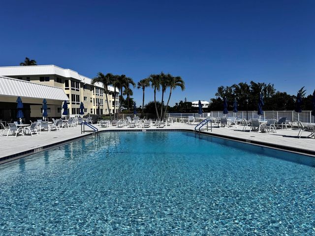 32 Colonial Club Drive 203, Boynton Beach, FL 33435