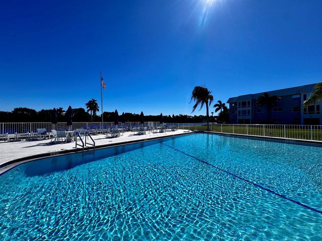 32 Colonial Club Drive 203, Boynton Beach, FL 33435