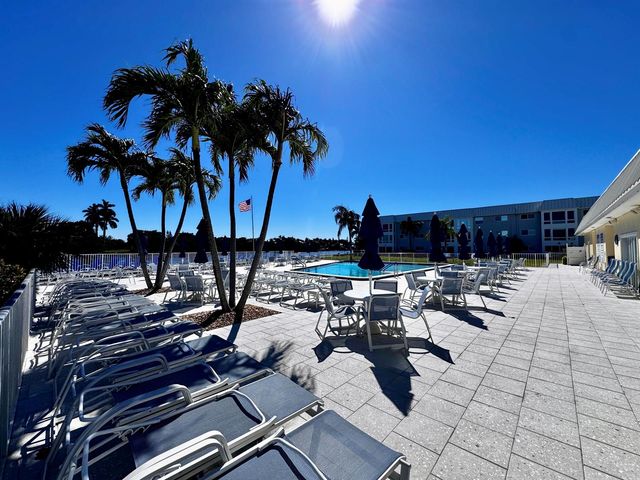 32 Colonial Club Drive 203, Boynton Beach, FL 33435