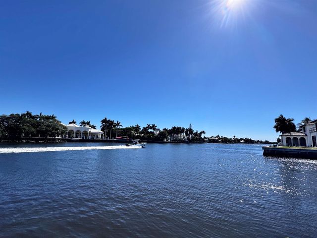 32 Colonial Club Drive 203, Boynton Beach, FL 33435