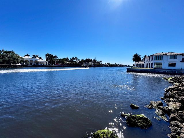 32 Colonial Club Drive 203, Boynton Beach, FL 33435