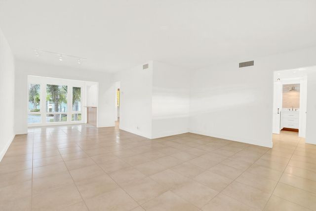 32 Colonial Club Drive 203, Boynton Beach, FL 33435