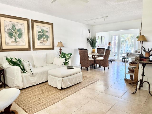 32 Colonial Club Drive 203, Boynton Beach, FL 33435