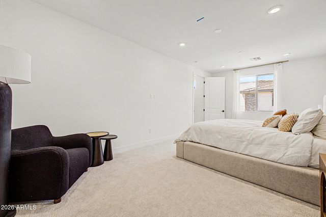 2121 W SONORAN DESERT Drive 124, Phoenix, AZ 85085