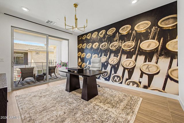 2121 W SONORAN DESERT Drive 124, Phoenix, AZ 85085