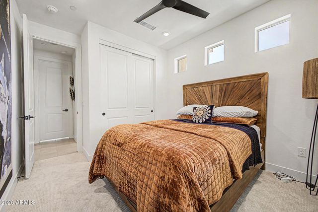 2121 W SONORAN DESERT Drive 124, Phoenix, AZ 85085