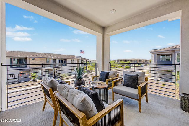 2121 W SONORAN DESERT Drive 124, Phoenix, AZ 85085