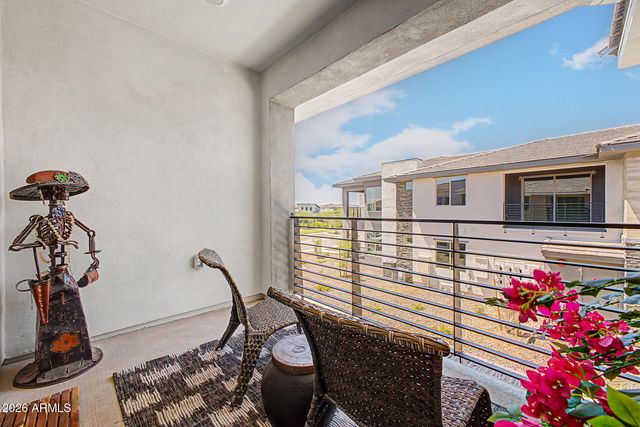 2121 W SONORAN DESERT Drive 124, Phoenix, AZ 85085