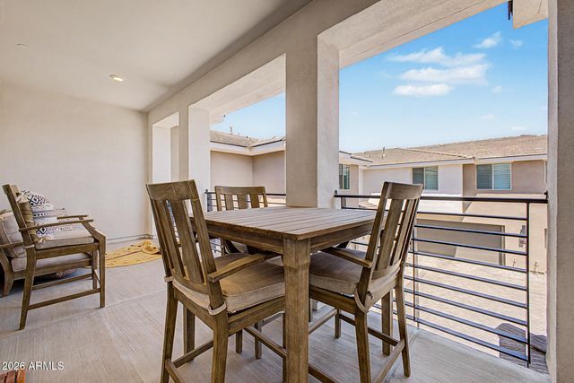 2121 W SONORAN DESERT Drive 124, Phoenix, AZ 85085