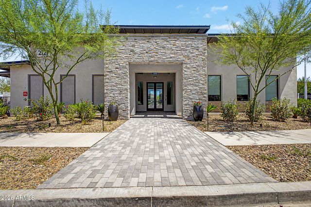 2121 W SONORAN DESERT Drive 124, Phoenix, AZ 85085