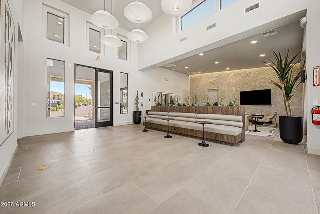 2121 W SONORAN DESERT Drive 124, Phoenix, AZ 85085