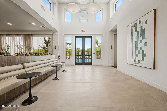 2121 W SONORAN DESERT Drive 124, Phoenix, AZ 85085