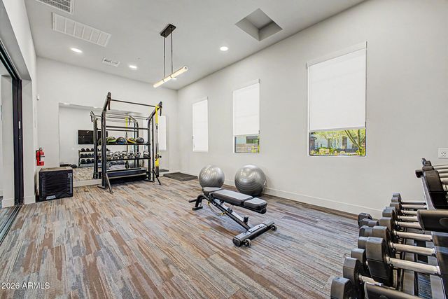 2121 W SONORAN DESERT Drive 124, Phoenix, AZ 85085