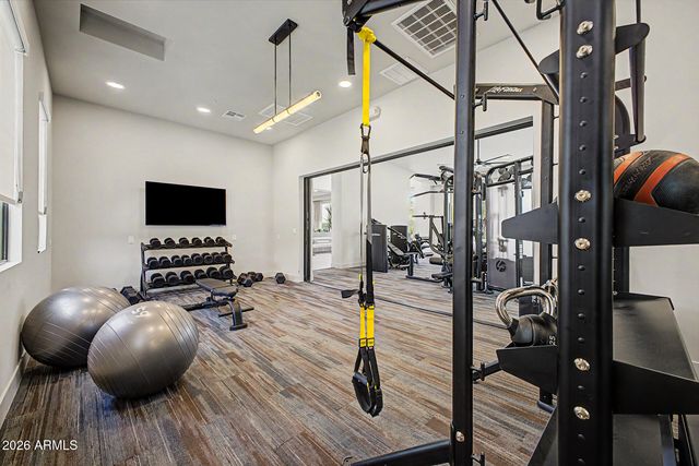 2121 W SONORAN DESERT Drive 124, Phoenix, AZ 85085