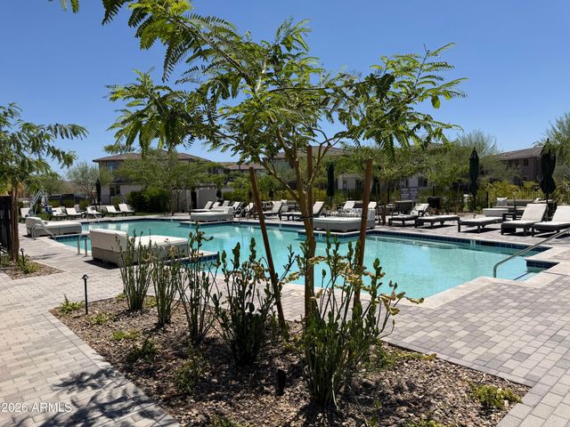 2121 W SONORAN DESERT Drive 124, Phoenix, AZ 85085