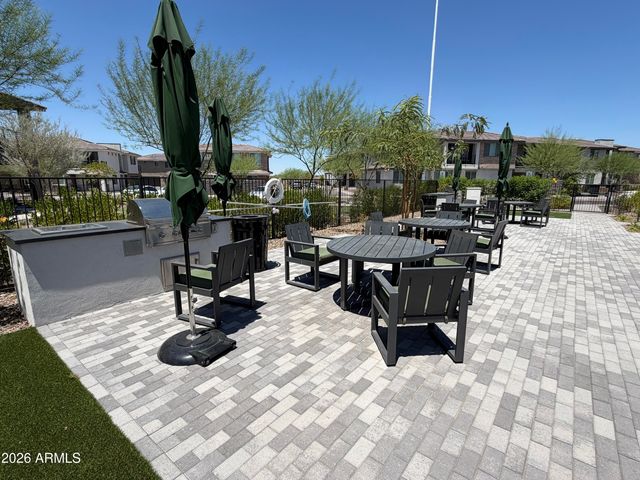 2121 W SONORAN DESERT Drive 124, Phoenix, AZ 85085