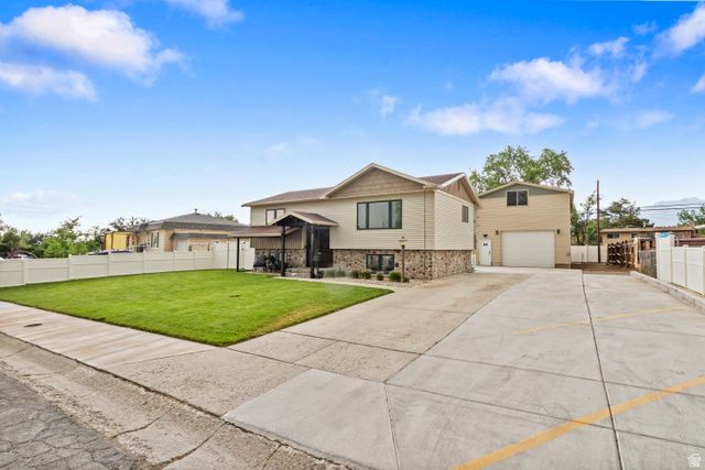 1027 E SERPENTINE WAY, White City, UT 84094