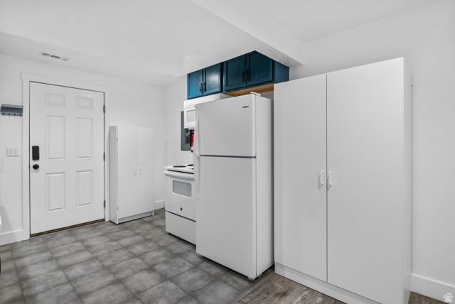 1027 E SERPENTINE WAY, White City, UT 84094
