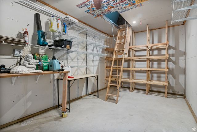 1027 E SERPENTINE WAY, White City, UT 84094