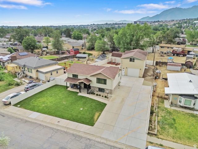1027 E SERPENTINE WAY, White City, UT 84094