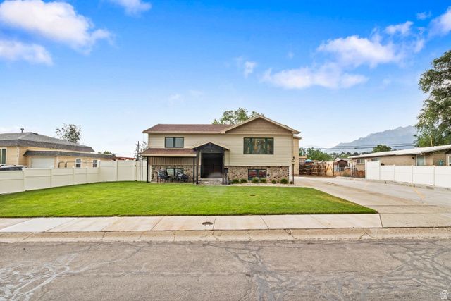 1027 E SERPENTINE WAY, White City, UT 84094