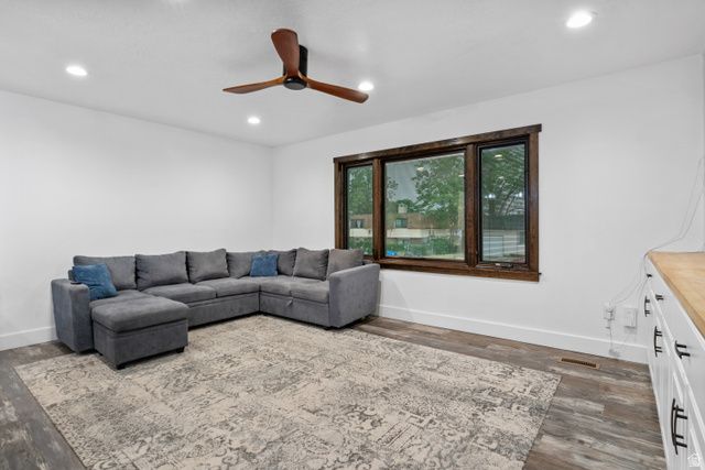 1027 E SERPENTINE WAY, White City, UT 84094