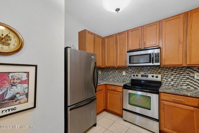 575 OAKLEAF PLANTATION Parkway 714, Orange Park, FL 32065