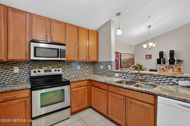 575 OAKLEAF PLANTATION Parkway 714, Orange Park, FL 32065