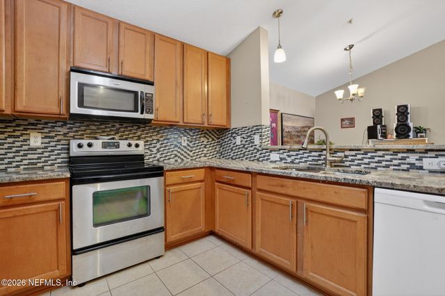 575 OAKLEAF PLANTATION Parkway 714, Orange Park, FL 32065