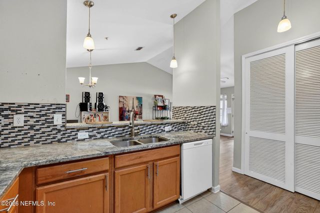 575 OAKLEAF PLANTATION Parkway 714, Orange Park, FL 32065