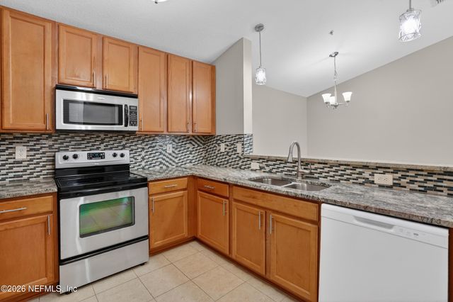 575 OAKLEAF PLANTATION Parkway 714, Orange Park, FL 32065