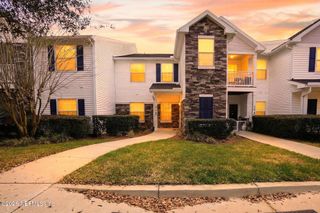 575 OAKLEAF PLANTATION Parkway 714, Orange Park, FL 32065