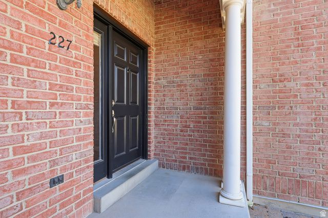 227 E SUNSHINE DR, Saratoga Springs, UT 84045