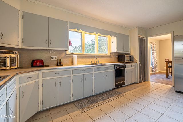 344 Kilgore Drive, Bristol, VA 24201
