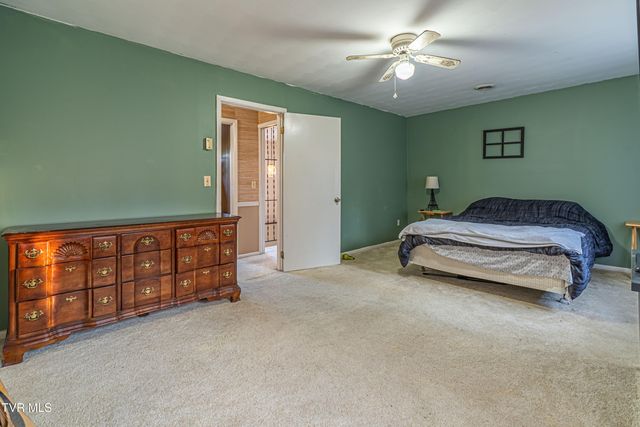 344 Kilgore Drive, Bristol, VA 24201