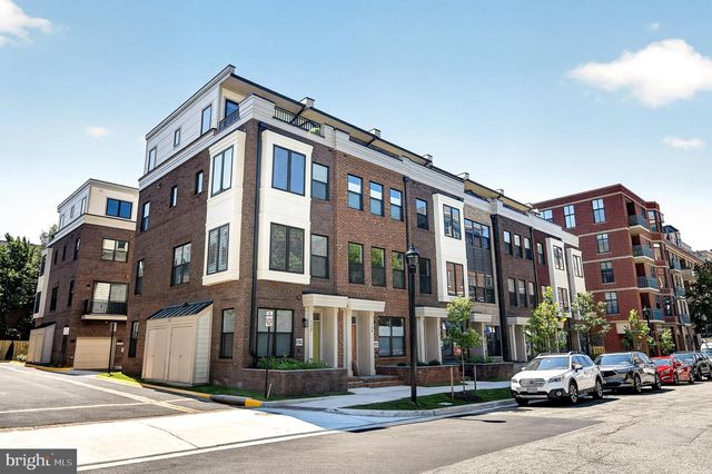 158 N LEE, Falls Church, VA 22046