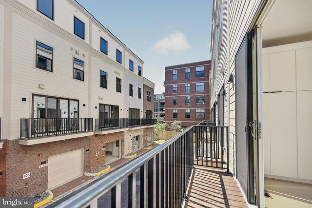158 N LEE, Falls Church, VA 22046