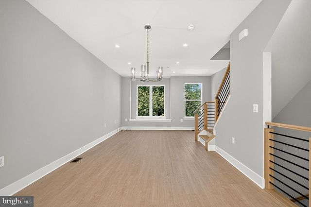 158 N LEE, Falls Church, VA 22046