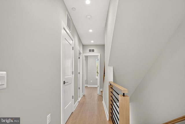 158 N LEE, Falls Church, VA 22046
