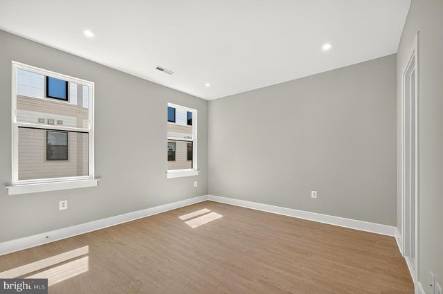 158 N LEE, Falls Church, VA 22046