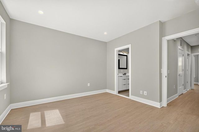 158 N LEE, Falls Church, VA 22046