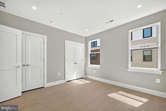 158 N LEE, Falls Church, VA 22046