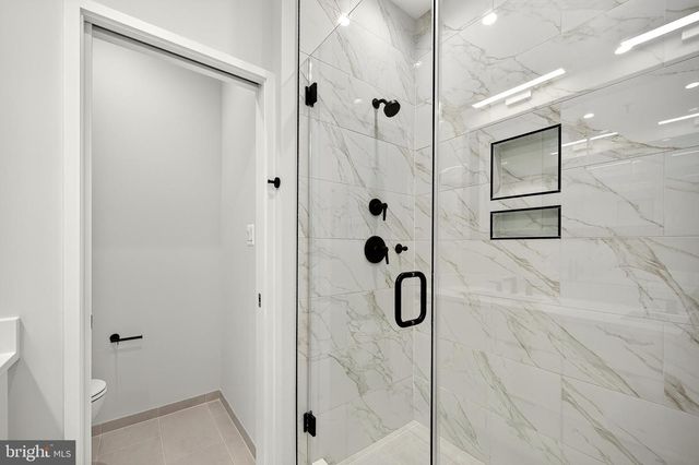158 N LEE, Falls Church, VA 22046