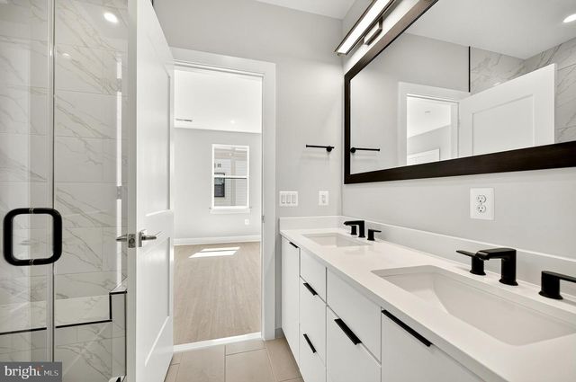 158 N LEE, Falls Church, VA 22046