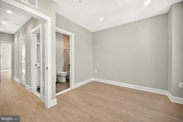 158 N LEE, Falls Church, VA 22046
